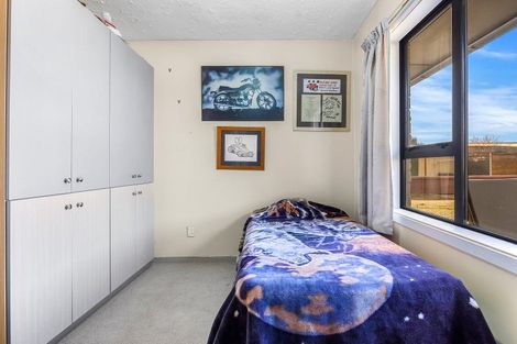 Photo of property in 7 Tenby Place, Avondale, Christchurch, 8061