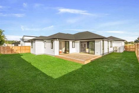 Photo of property in 13 Cutfield Lane, Kumeu, 0810