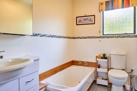 Photo of property in 75 Omapere Street, Whitby, Porirua, 5024