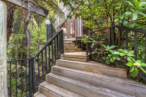 Photo of property in 40 Otitori Bay Road, Titirangi, Auckland, 0604