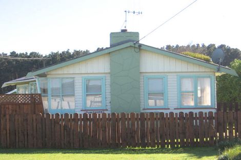 Photo of property in 9 Andrews Street, Foxton Beach, Foxton, 4815