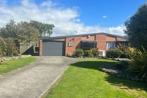 Photo of property in 3 Barrett Place, Carterton, 5713