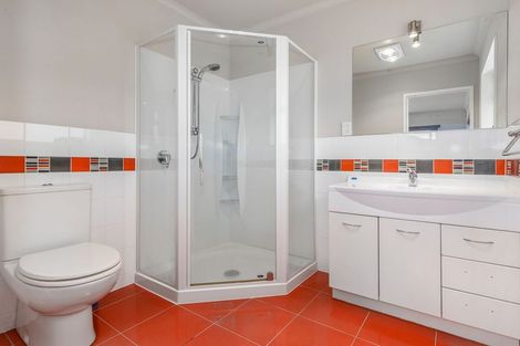 Photo of property in 2 Fuller Close, Levin, 5510