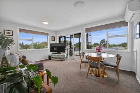 Photo of property in 15b Mayfair Place, Westown, New Plymouth, 4310