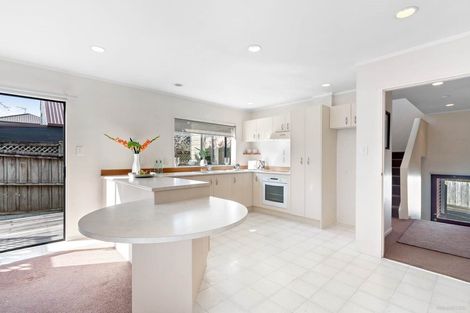 Photo of property in 16a Wilisa Rise, Goodwood Heights, Auckland, 2105