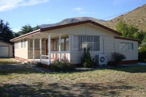 Photo of property in 23 Sutherland Road, Omarama, 9412