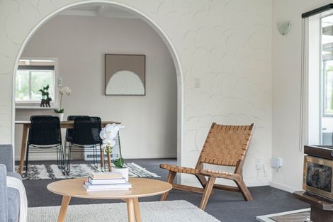 Photo of property in 10 Black Rock Road, Newlands, Wellington, 6037