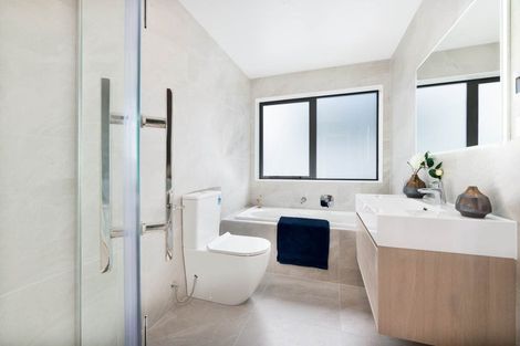 Photo of property in 21c Montgomery Avenue, Belmont, Auckland, 0622