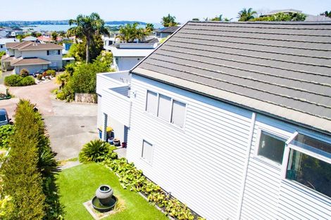 Photo of property in 129 Hobsonville Road, West Harbour, Auckland, 0618