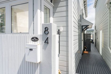 Photo of property in 84 Roxburgh Street, Mount Victoria, Wellington, 6011