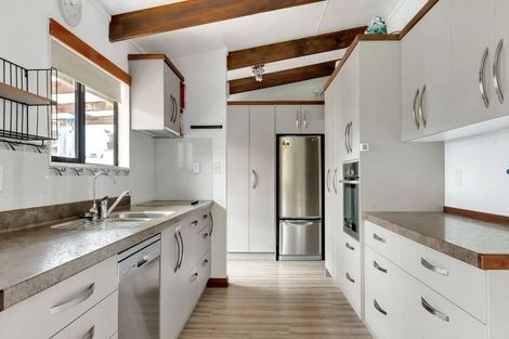 Photo of property in 15 Henare Place, Tihiotonga, Rotorua, 3015