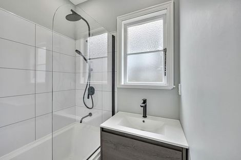 Photo of property in 25b Torino Street, Point England, Auckland, 1072