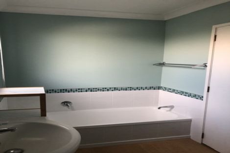 Photo of property in 535a Devonport Road, Tauranga South, Tauranga, 3112