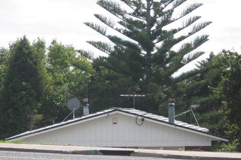 Photo of property in 369 Wairau Road, Totara Vale, Auckland, 0629