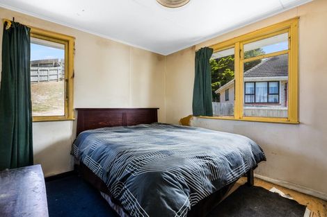 Photo of property in 11 Ngahue Crescent, Elsdon, Porirua, 5022