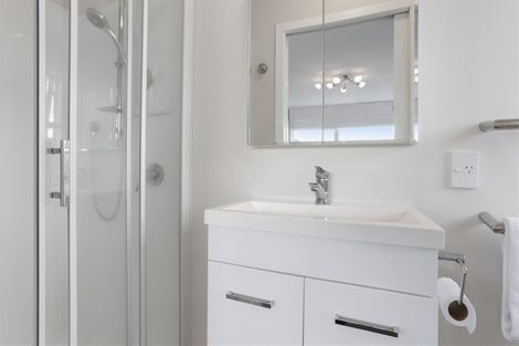 Photo of property in 2/29 Rangitoto Terrace, Milford, Auckland, 0620