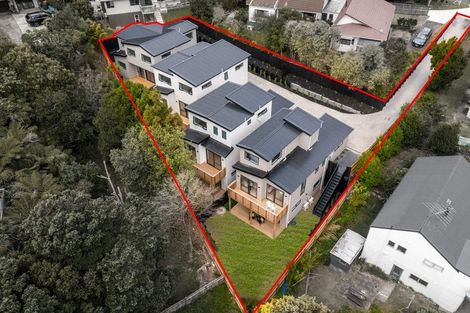 Photo of property in 11a Dianthus Place, Browns Bay, Auckland, 0630