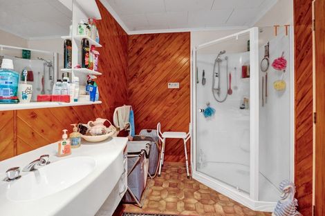 Photo of property in 242 Bridge Street, Eltham, 4322