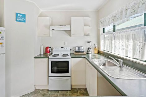 Photo of property in 1/8 Nerissa Place, Randwick Park, Auckland, 2105