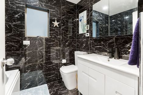 Photo of property in 247 Glamorgan Drive, Torbay, Auckland, 0630