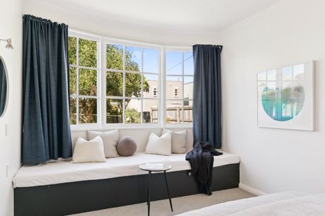 Photo of property in 174 Queens Drive, Lyall Bay, Wellington, 6022