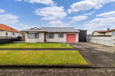 Photo of property in 1 Pinedale Parade, Milson, Palmerston North, 4414