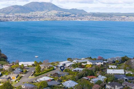 Photo of property in 18 Scenic Heights, Acacia Bay, Taupo, 3330