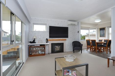 Photo of property in 10 Mcclure Street, Feilding, 4702