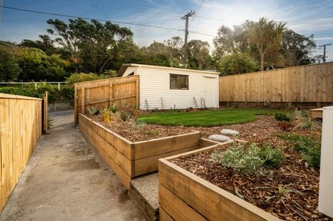 Photo of property in 113 Queens Drive, Lyall Bay, Wellington, 6022