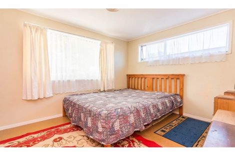 Photo of property in 1 Leo Street, Glen Eden, Auckland, 0602