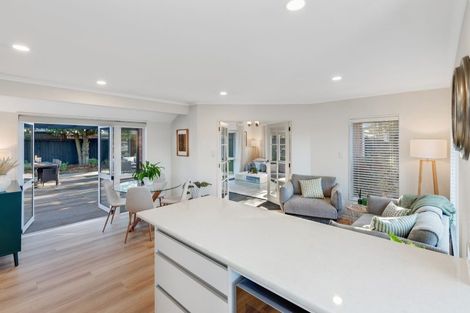 Photo of property in 33 Kirsten Place, Parklands, Christchurch, 8083