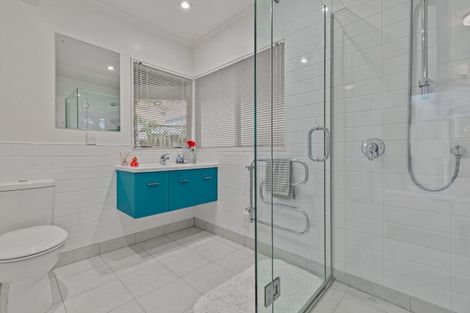 Photo of property in 32 Cherub Place, West Harbour, Auckland, 0618