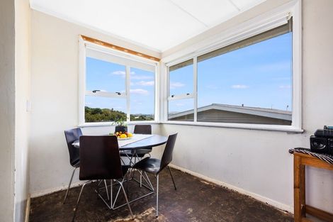 Photo of property in 11 Ngahue Crescent, Elsdon, Porirua, 5022