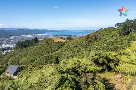 Photo of property in 107 Sweetacres Drive, Belmont, Lower Hutt, 5010