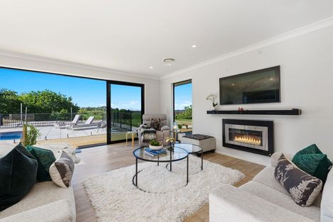 Photo of property in 99 Stoneridge Terrace, Whitford, Manurewa, 2576
