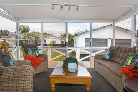 Photo of property in 10 Ranfurly Street, Dannevirke, 4930