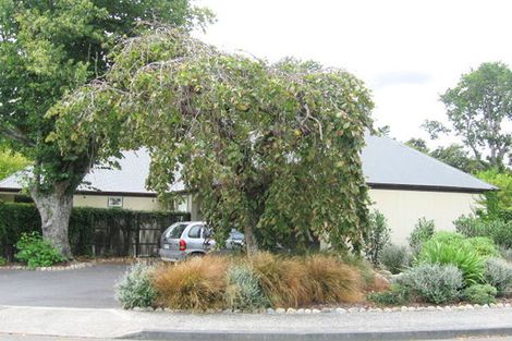 Photo of property in 5 Oakmont, Heretaunga, Upper Hutt, 5018