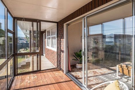 Photo of property in 23 Cara Crescent, Paparangi, Wellington, 6037