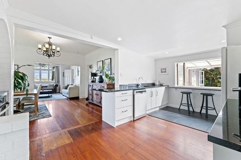 Photo of property in 18 David Street, Westown, New Plymouth, 4310