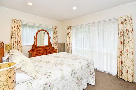 Photo of property in 15 Len Garlick Place, Pahurehure, Papakura, 2113