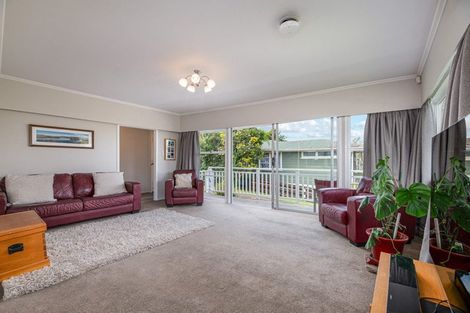 Photo of property in 40 Divich Avenue, Te Atatu South, Auckland, 0610