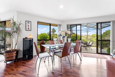 Photo of property in 40 Rivervale Grove, Stanmore Bay, Whangaparaoa, 0932