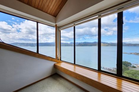 Photo of property in 1 Maramanui Way, Karaka Bays, Wellington, 6022