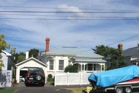 Photo of property in 20 Summer Street, Stanley Point, Auckland, 0624
