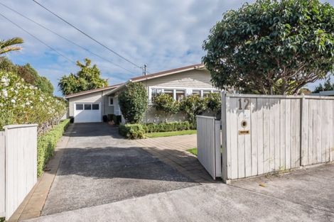 Photo of property in 12 Sunny Glen, Waikanae, 5036
