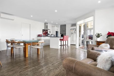 Photo of property in 6 Plescher Crescent, Leamington, Cambridge, 3432