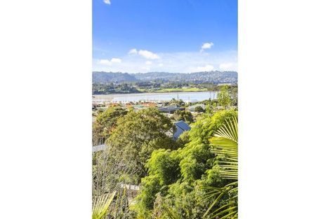 Photo of property in 94 Luckens Road, West Harbour, Auckland, 0618