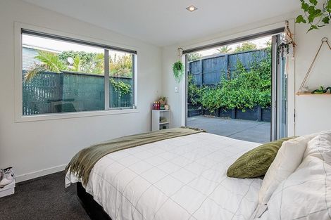 Photo of property in 19a Hyde Road, Rothesay Bay, Auckland, 0630