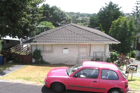 Photo of property in 1/367 Wairau Road, Totara Vale, Auckland, 0629