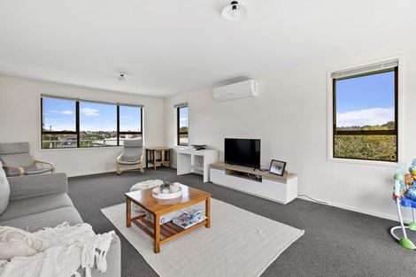 Photo of property in 48a Woodlands Crescent, Browns Bay, Auckland, 0630